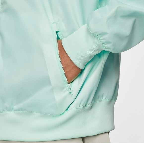 Nike Essentials Windrunner Windbreaker Jacket Mint Foam/Blue Chill DA0001-379 - Picture 4 of 15